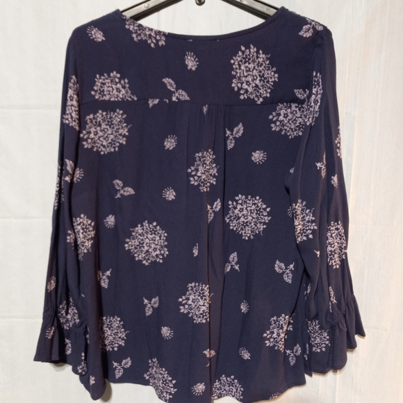 NWOT Skies Are Blue Navy Blouse with Faint Pink Floral, Large, Flaired Sleeve - Picture 8 of 8